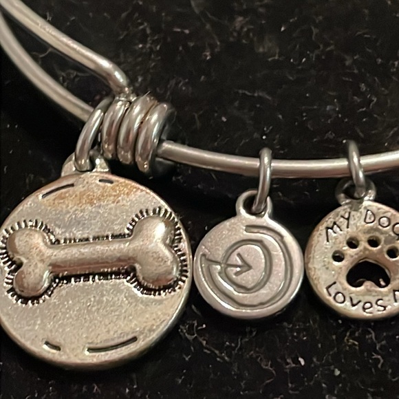 8” mixed metal silver tone adjustable bangle bracelet w/4 dog lover charms - Picture 10 of 16